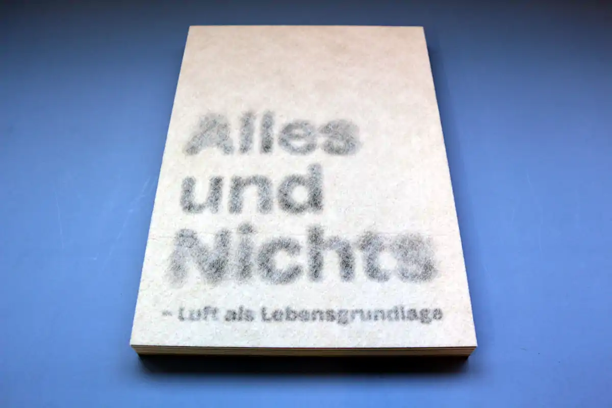 steife Broschur mit überkaschiertem Filtervlies