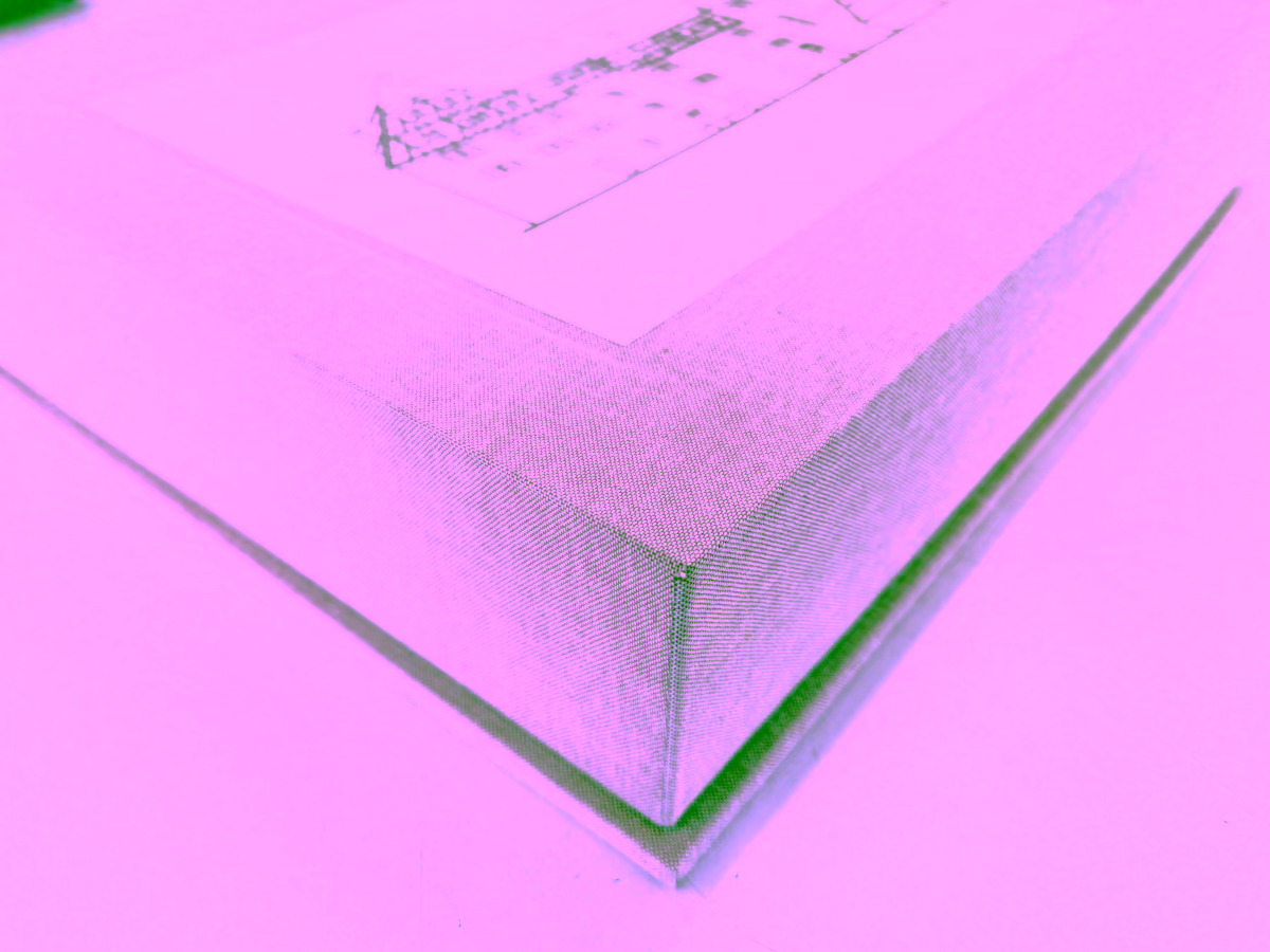 Tableau mit aufgesetzem Deckel