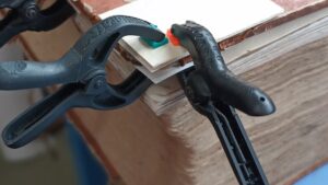 Bestoßene Ecken werden gefestigt.