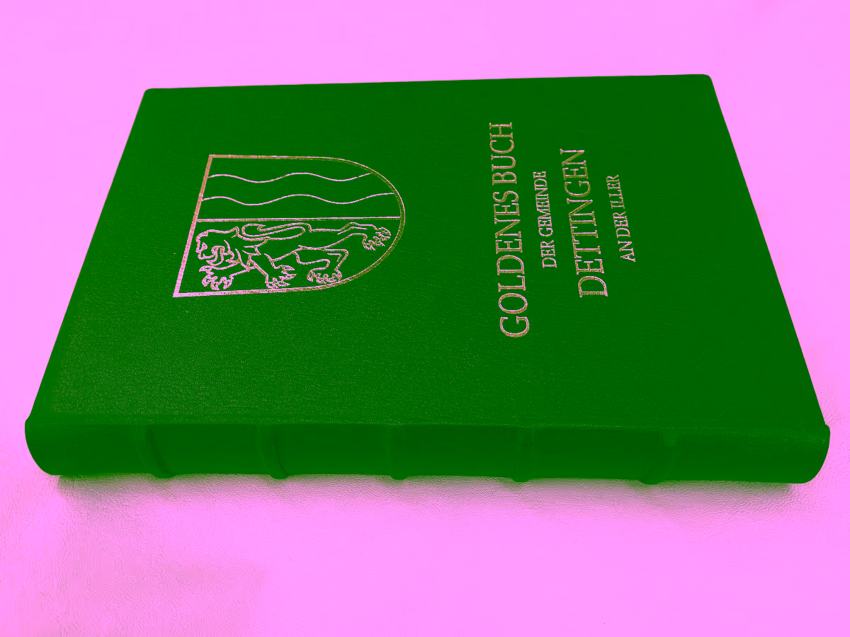 Das Goldene Buch der Gemeinde Dettingen an der Iller.